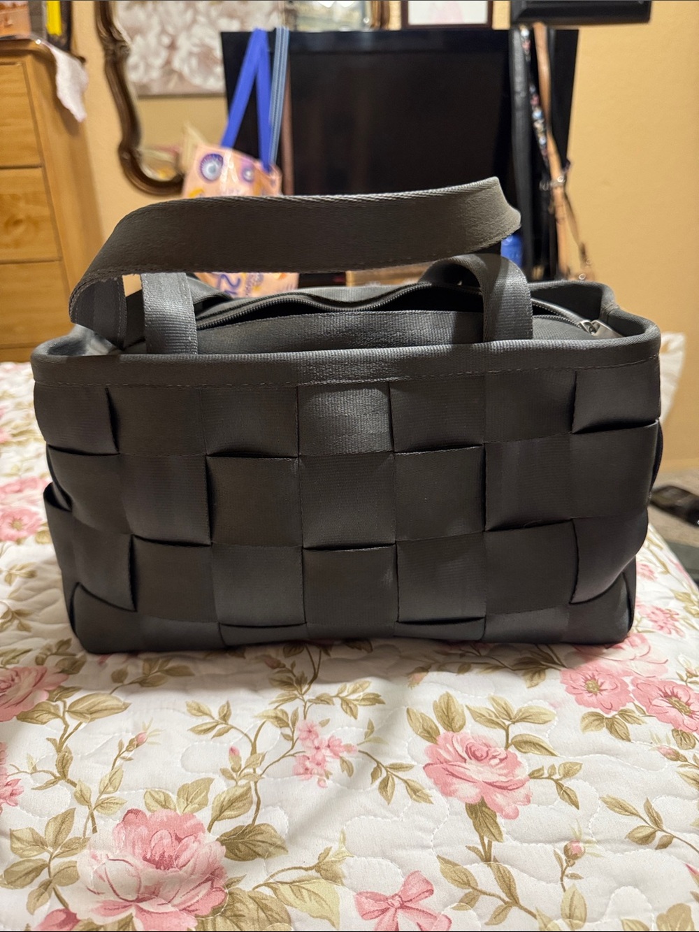 Harvey’s Woven Tote Handbag in Black